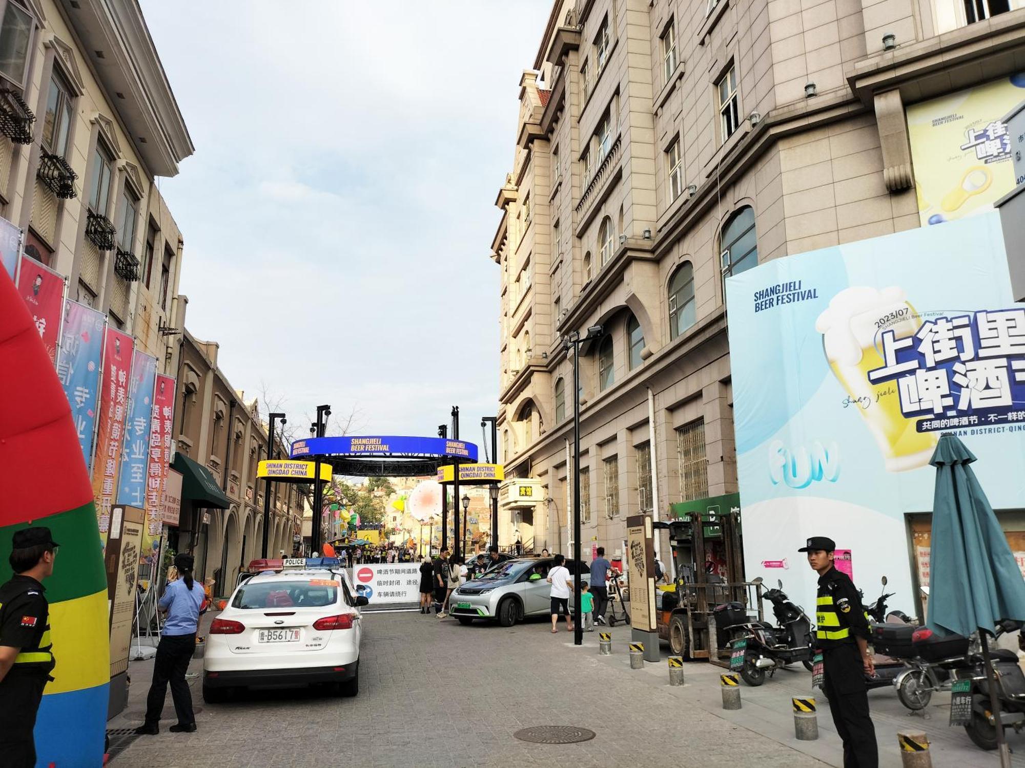 Hua Qi Kaiserdom Hotel Zhongshan Road St Michael'S Cathedral And Zhanqiao Pier Qingdao Extérieur photo
