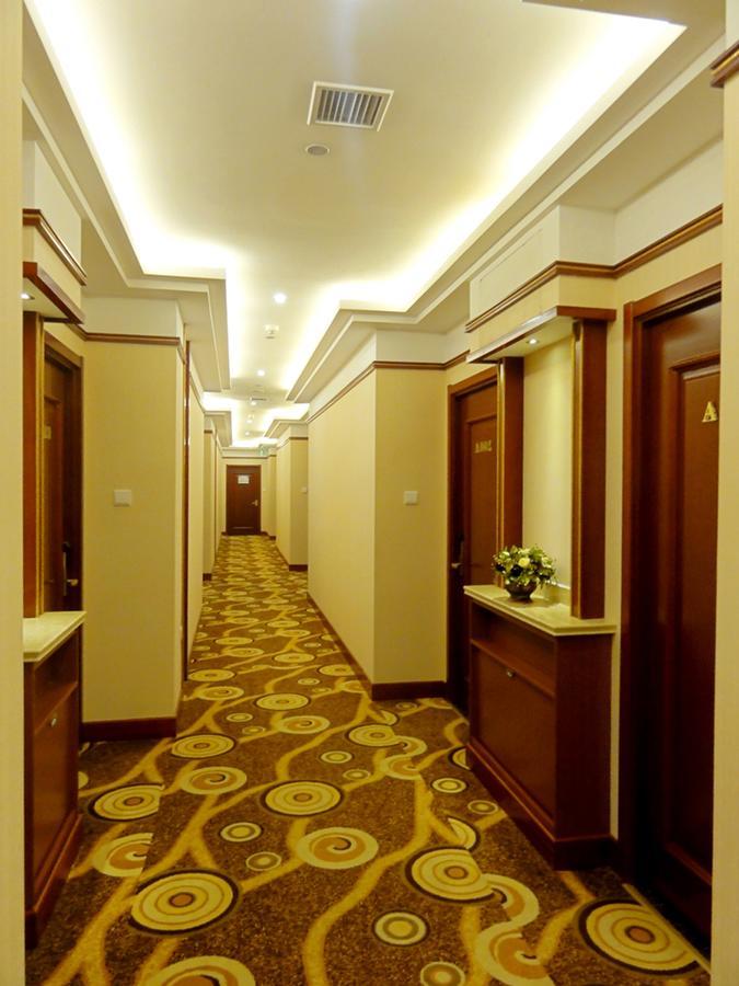 Hua Qi Kaiserdom Hotel Zhongshan Road St Michael'S Cathedral And Zhanqiao Pier Qingdao Extérieur photo