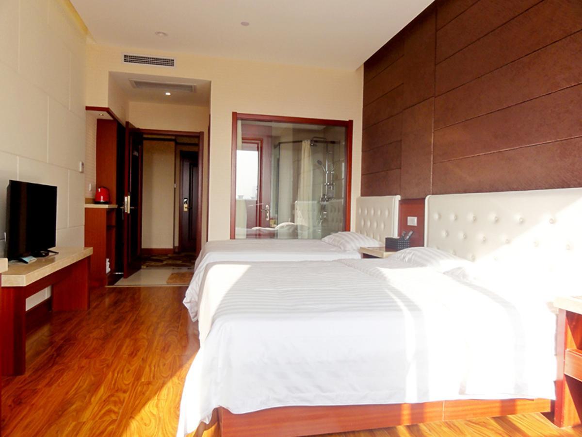Hua Qi Kaiserdom Hotel Zhongshan Road St Michael'S Cathedral And Zhanqiao Pier Qingdao Extérieur photo