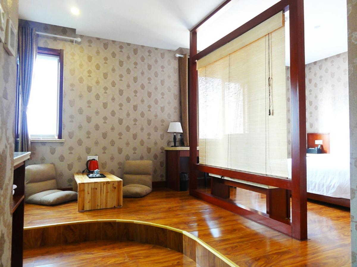 Hua Qi Kaiserdom Hotel Zhongshan Road St Michael'S Cathedral And Zhanqiao Pier Qingdao Extérieur photo