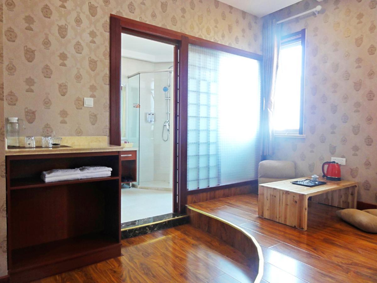Hua Qi Kaiserdom Hotel Zhongshan Road St Michael'S Cathedral And Zhanqiao Pier Qingdao Extérieur photo