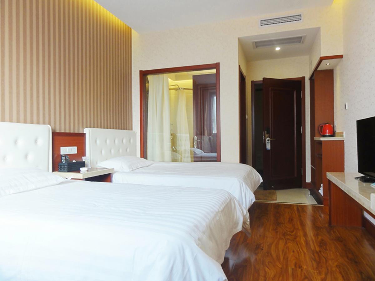 Hua Qi Kaiserdom Hotel Zhongshan Road St Michael'S Cathedral And Zhanqiao Pier Qingdao Extérieur photo