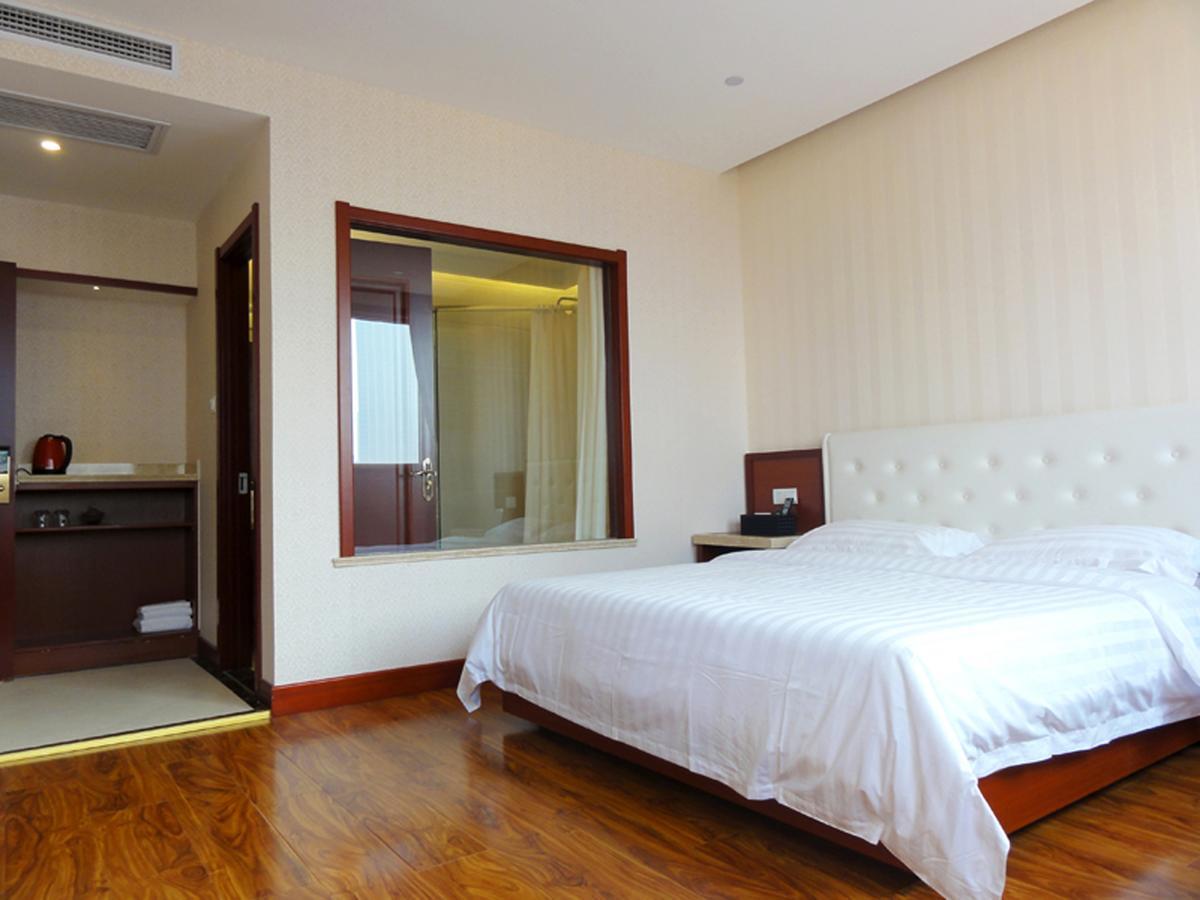 Hua Qi Kaiserdom Hotel Zhongshan Road St Michael'S Cathedral And Zhanqiao Pier Qingdao Extérieur photo