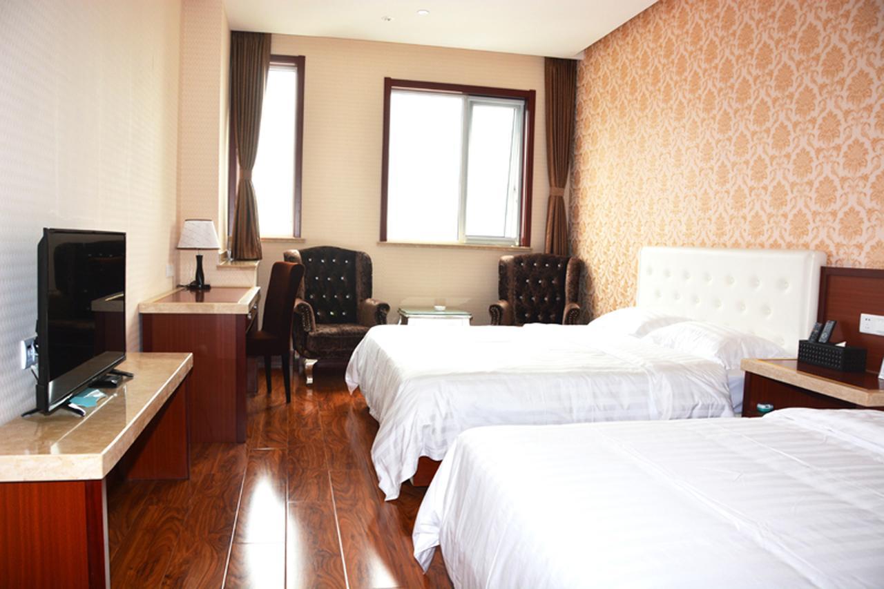Hua Qi Kaiserdom Hotel Zhongshan Road St Michael'S Cathedral And Zhanqiao Pier Qingdao Extérieur photo