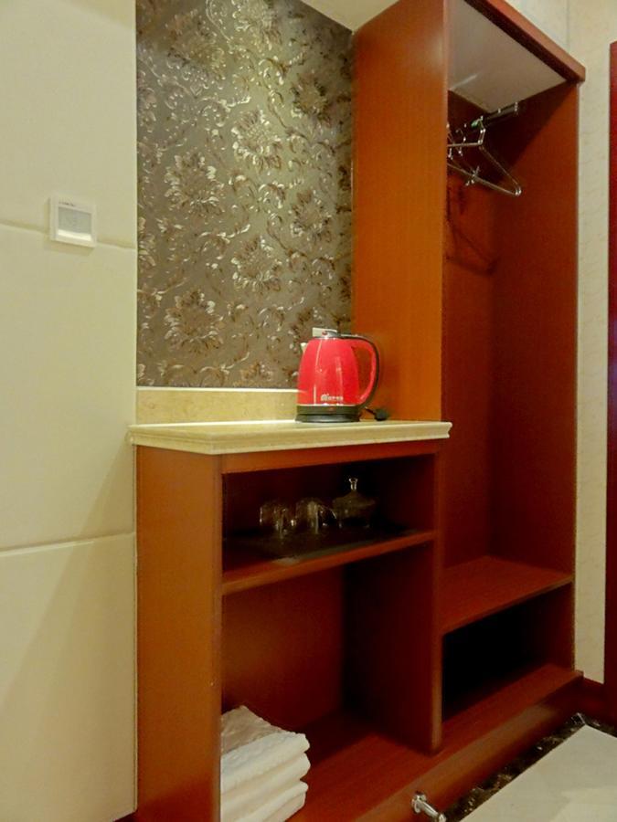 Hua Qi Kaiserdom Hotel Zhongshan Road St Michael'S Cathedral And Zhanqiao Pier Qingdao Extérieur photo