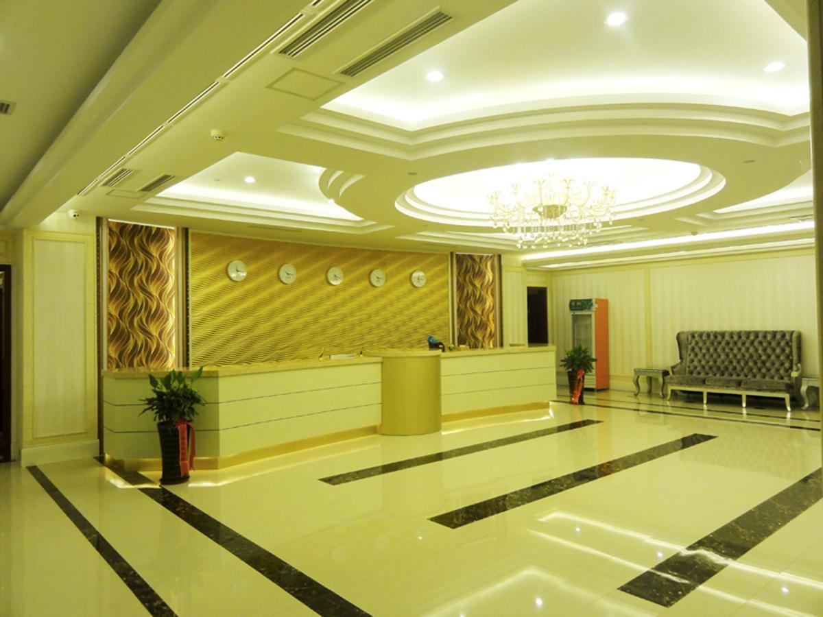 Hua Qi Kaiserdom Hotel Zhongshan Road St Michael'S Cathedral And Zhanqiao Pier Qingdao Extérieur photo